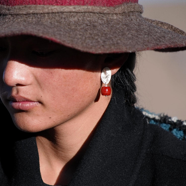 MIST X CHARU | Fingerprint South Red Agate Earrings