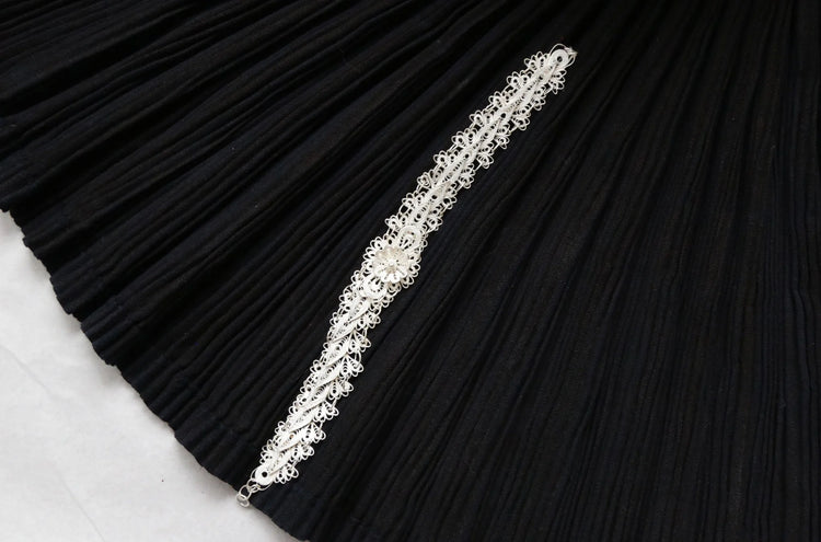 CUNZU| 湛ZHAN | Splendid knitting bracelet with leaf shaped chain