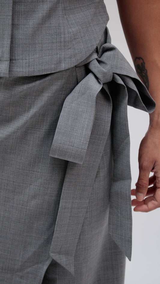 26 Years old |High waist draped pants (blue/gray)