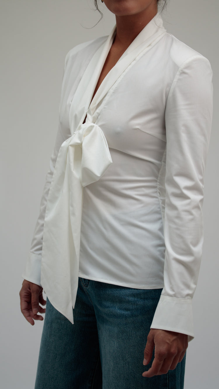 26 Years old |Front tie long sleeve blouse