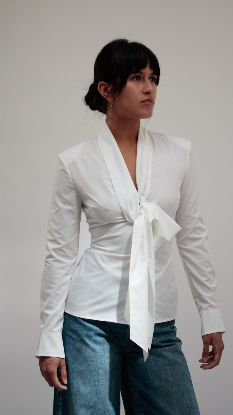 26 Years old |Front tie long sleeve blouse