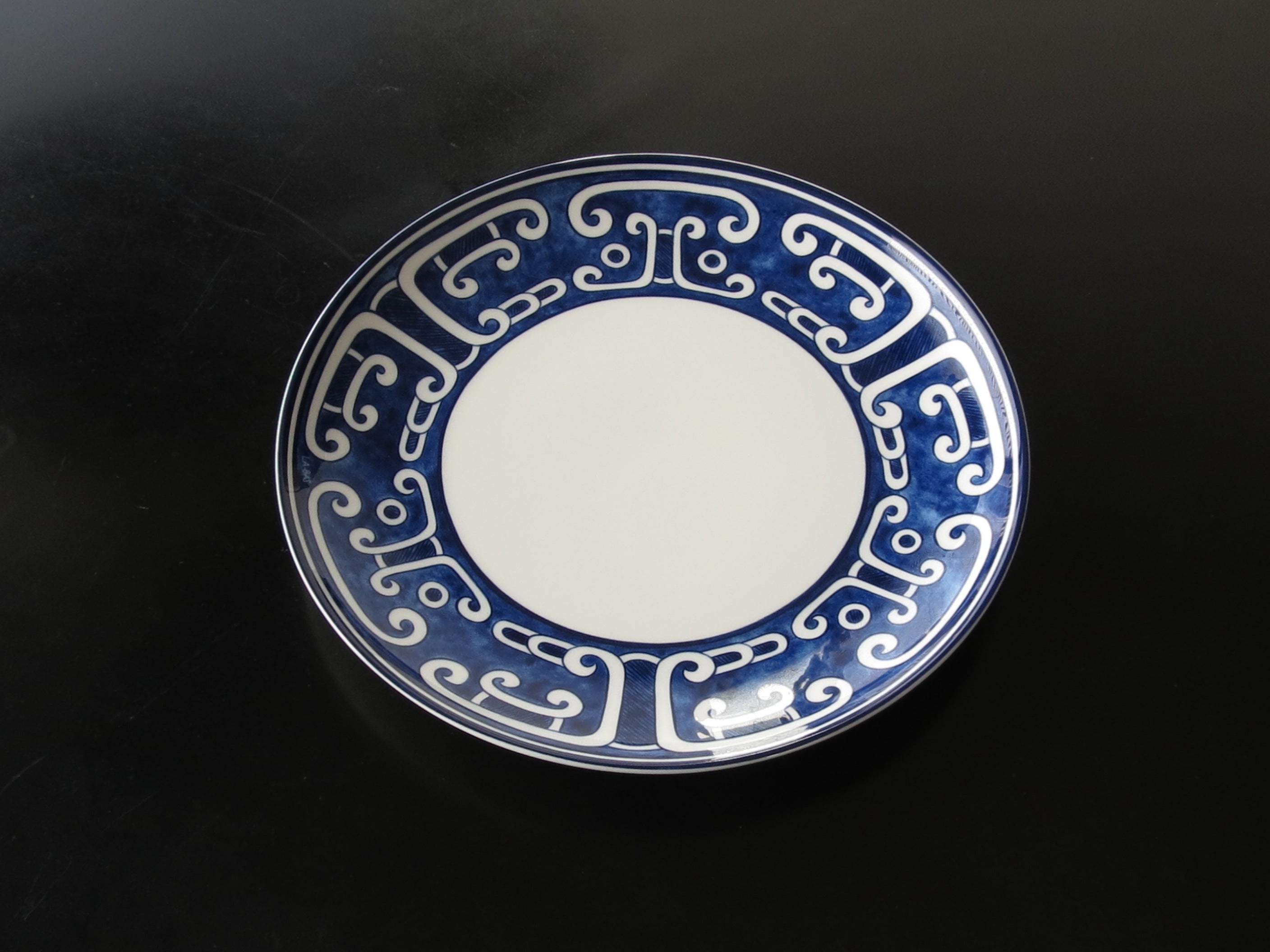 ♦️♦️♦️♦️LA CERAMIQUE SONG♦️♦️♦️♦️ Bonhams : An outstanding Junyao 'lotus' dish Song dynasty