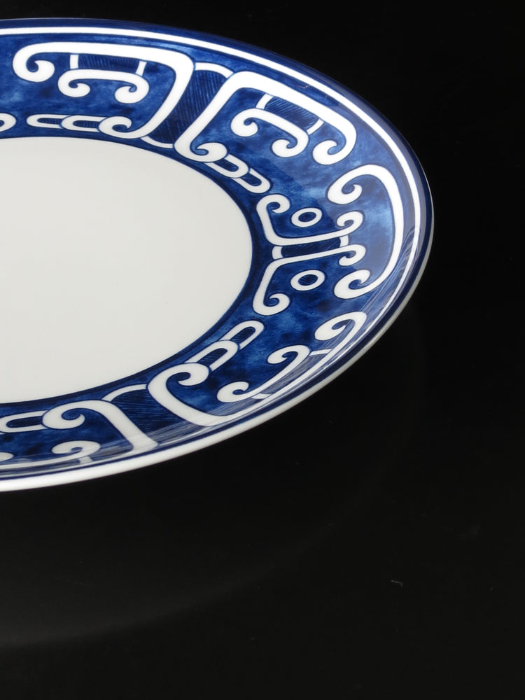LA-BAS| 青花瓷艺术餐盘 Blue and White Porcelain Art Plate|如玉 Alike Jade| 三龙戏珠 THREE DRAGONS 20cm