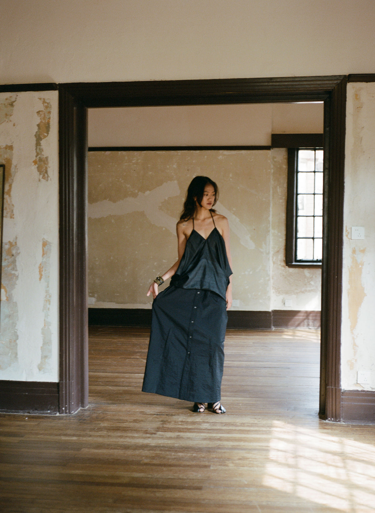 CAIRA | Vase Skirt Caira