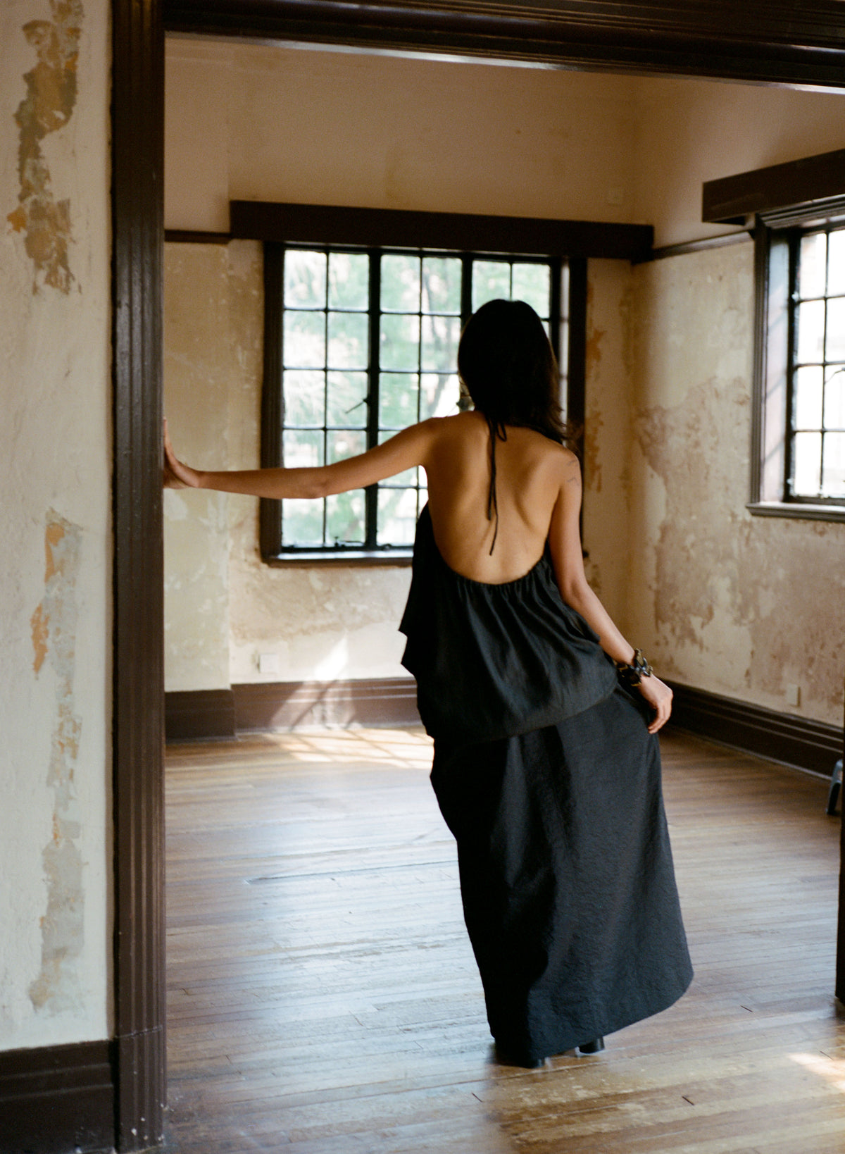 CAIRA | Vase Skirt Caira