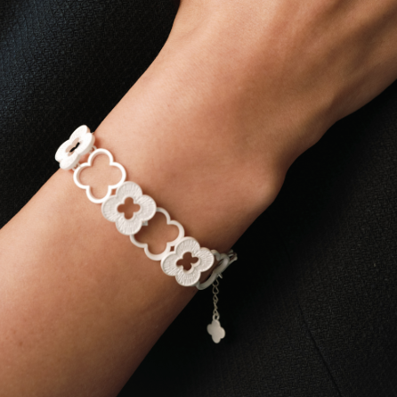 THREADS OF PASSAGE Bracelet fin en argent 925 repoussé et filé CUNZU 2608
