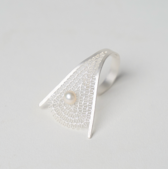CUNZU｜SS24 FLAMME DANSANTE - FILIGREE RING WITH FRESH WATER PEARL