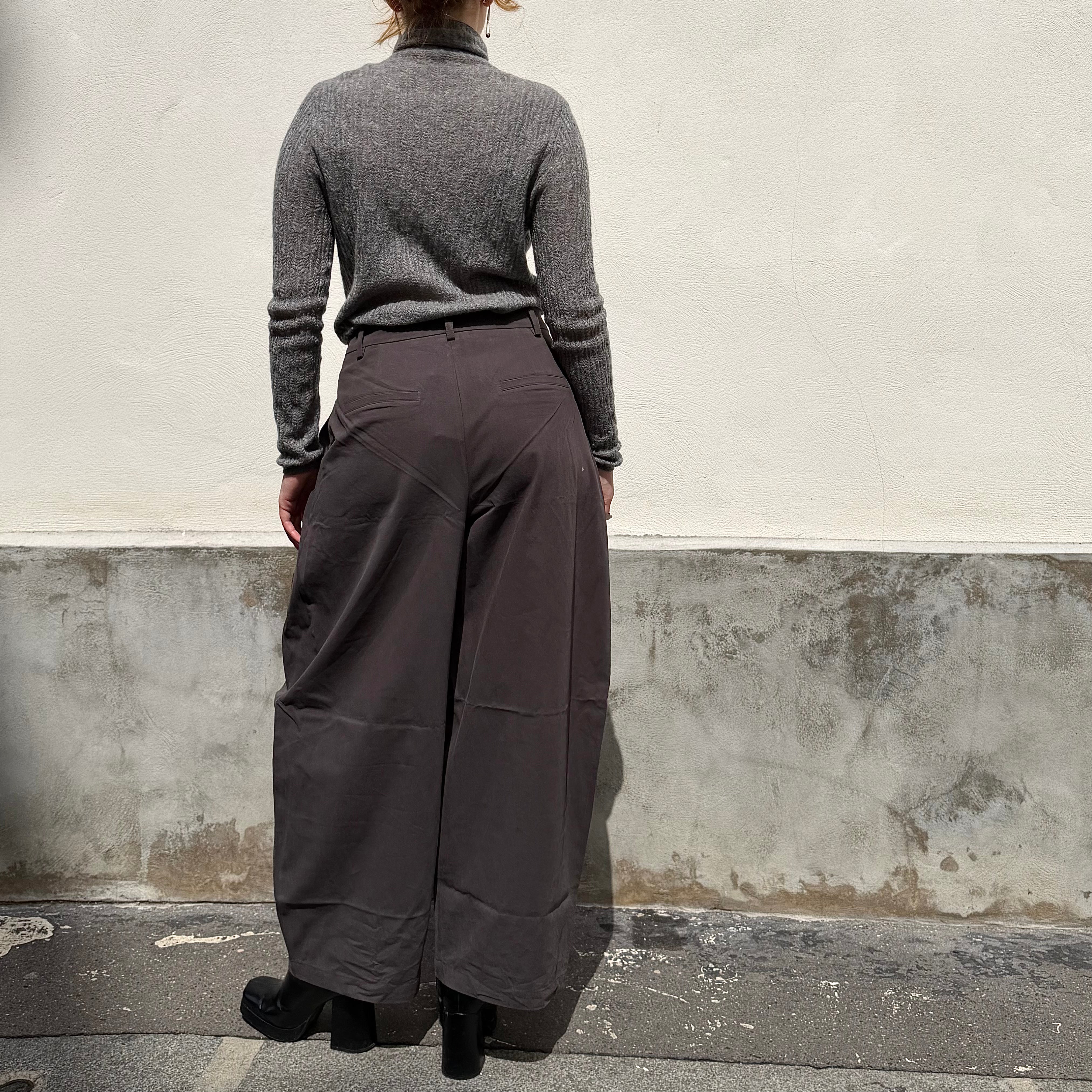 MIST | Light High Neck Sweater