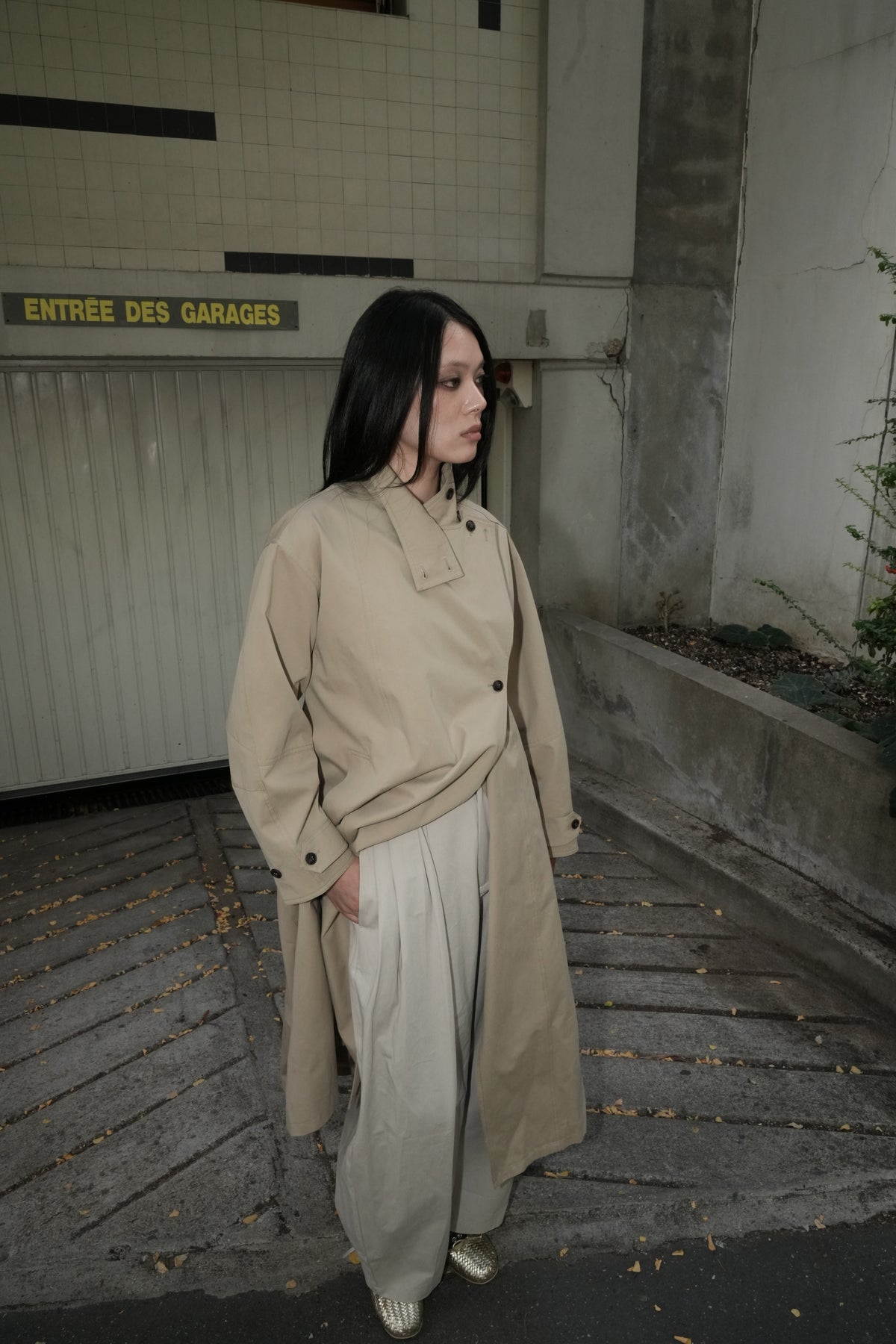 MIST | AW26 Asymmetric Stand-Collar Belted Trench-2