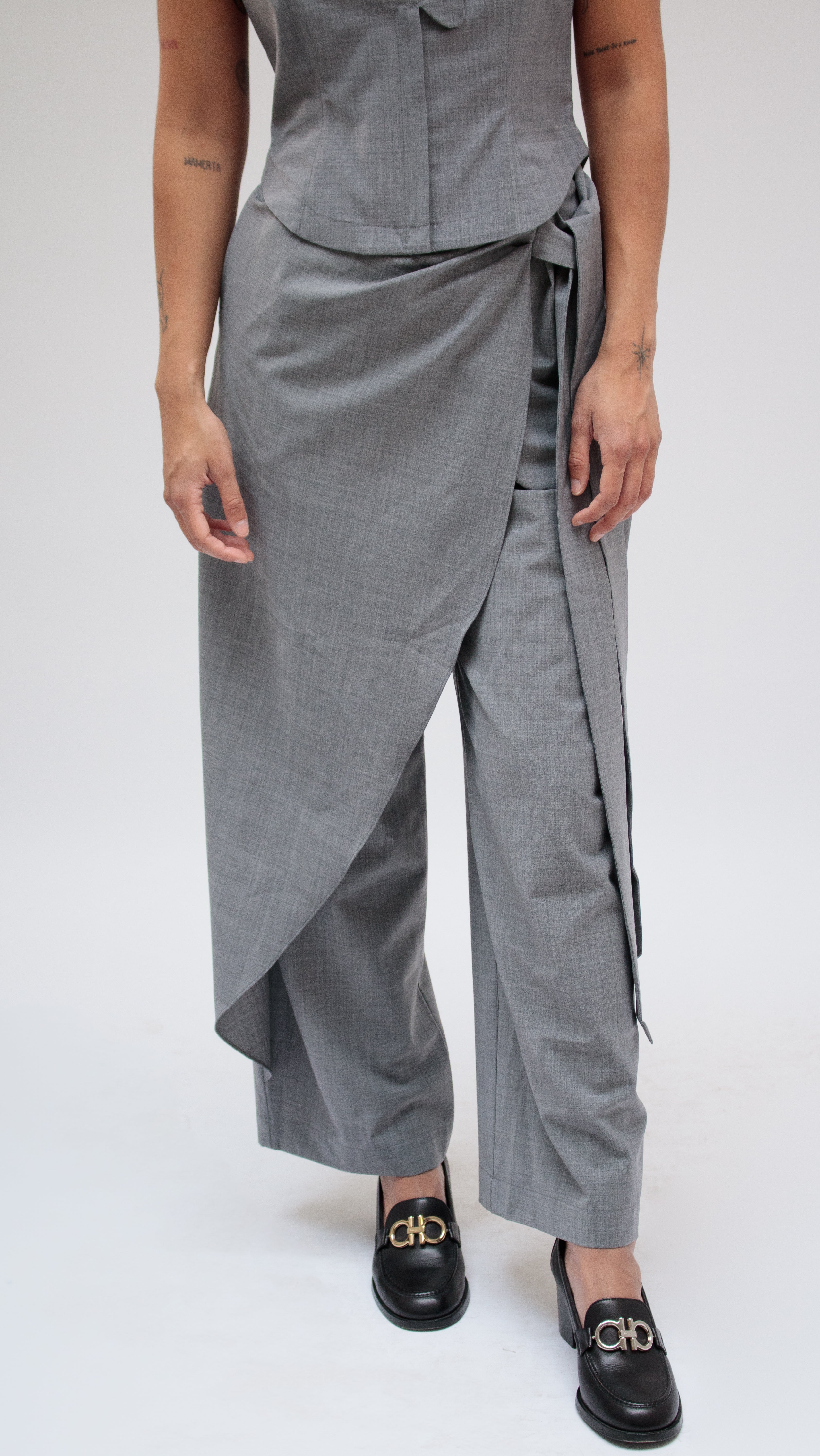 26 Years old ｜High waist draped pants
