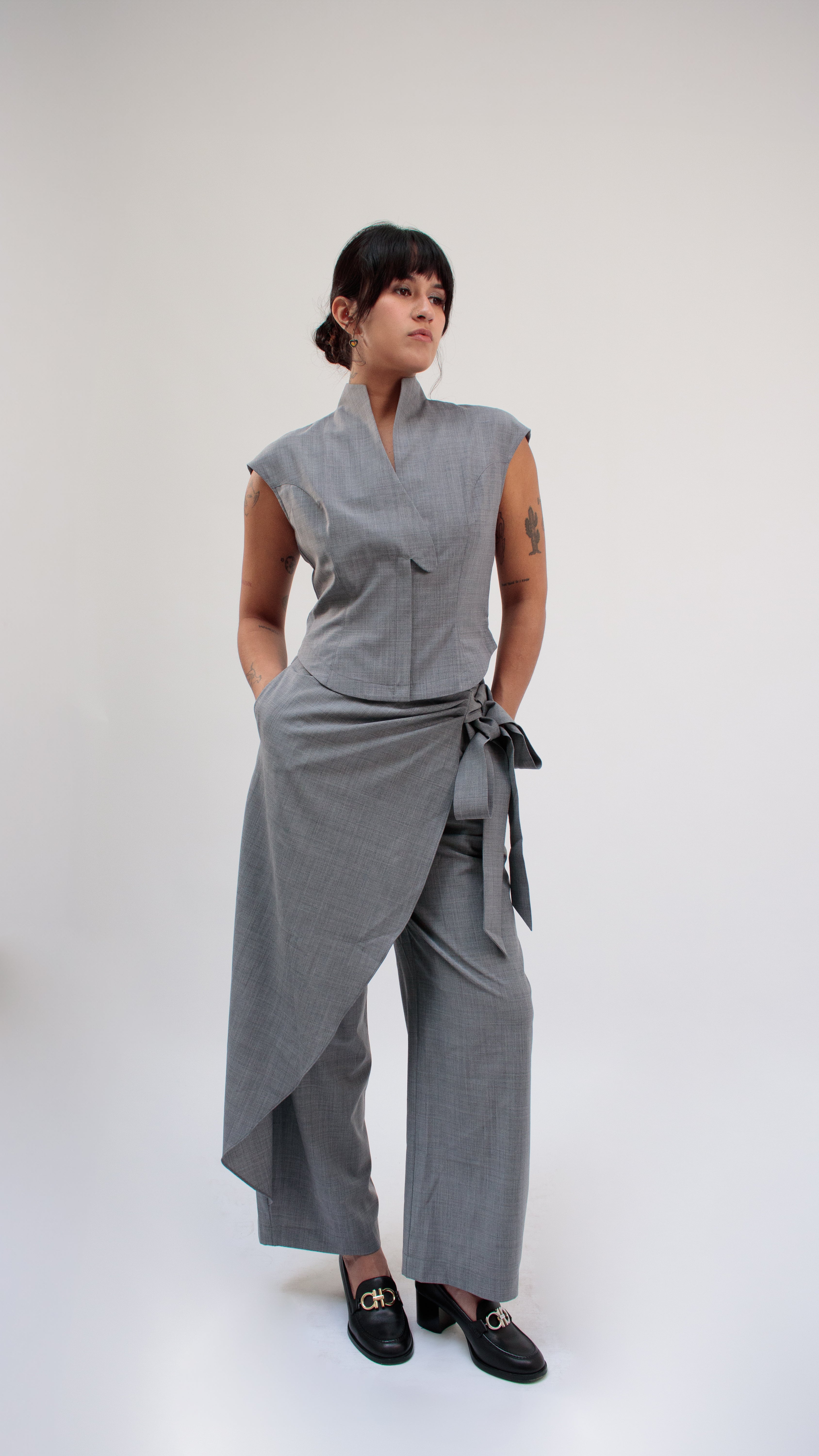 26 Years old ｜Sleeveless vest top (blue/gray)