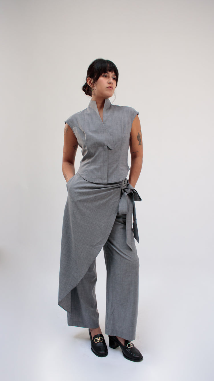 26 Years old ｜Sleeveless vest top (blue/gray)