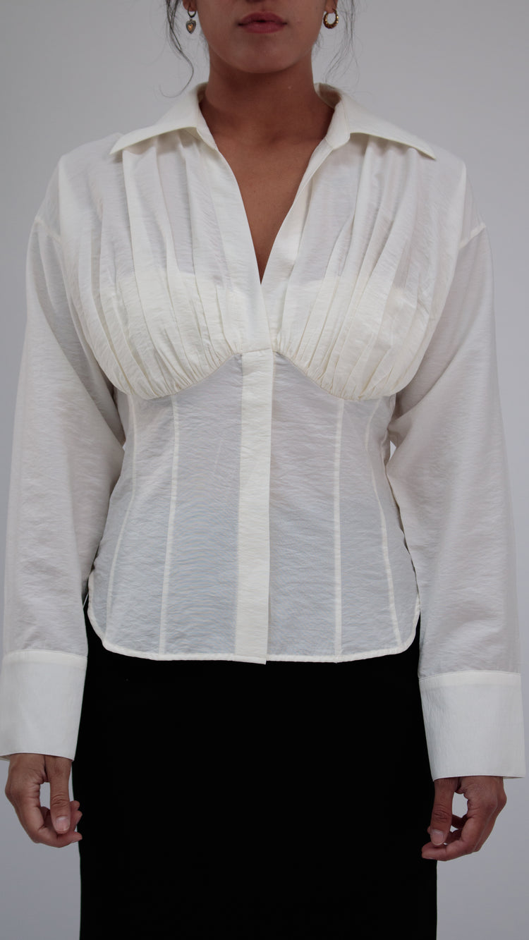 26 Years old ｜Pleated waist Structured Blouse / white