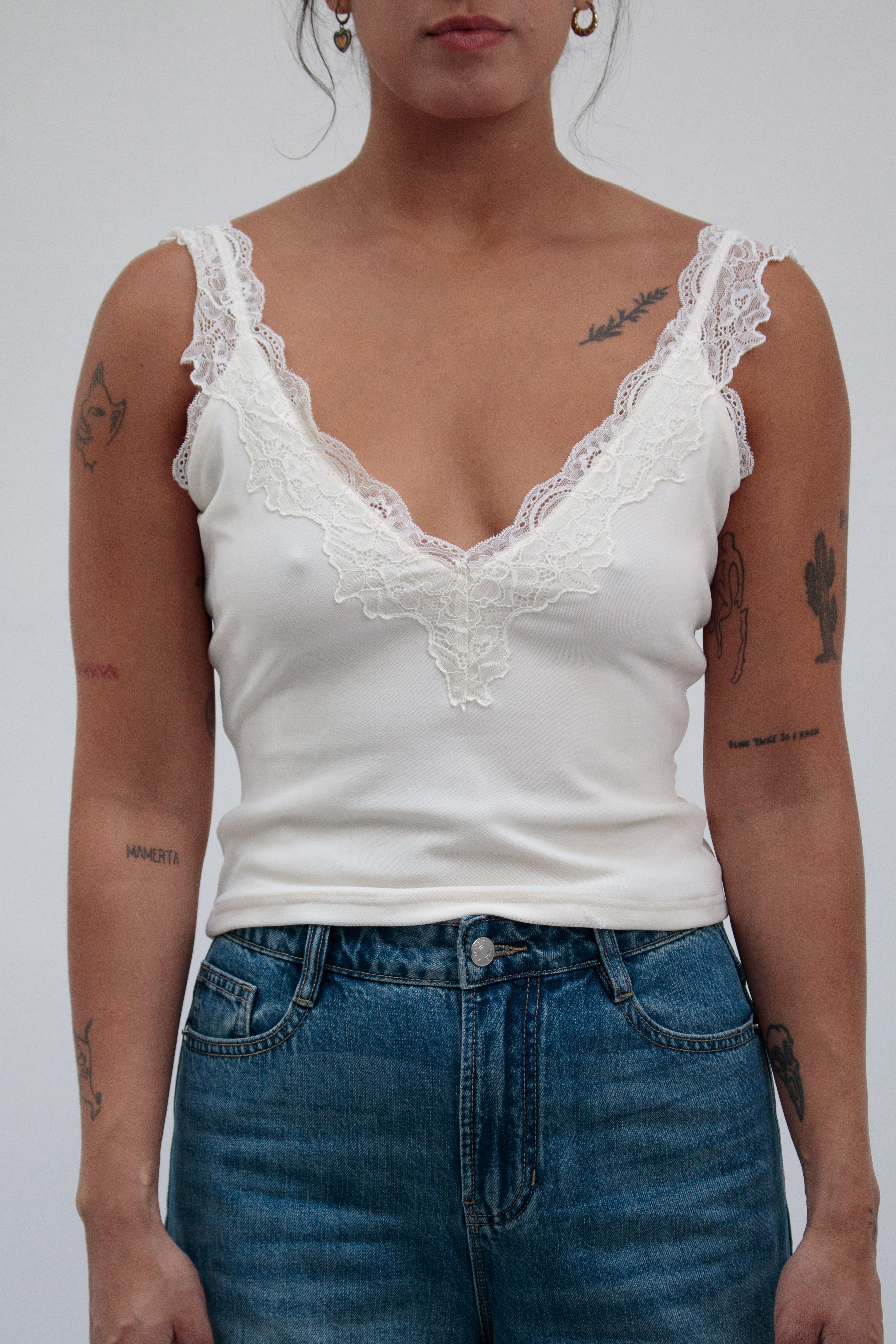 26 Years old ｜Lace tank top