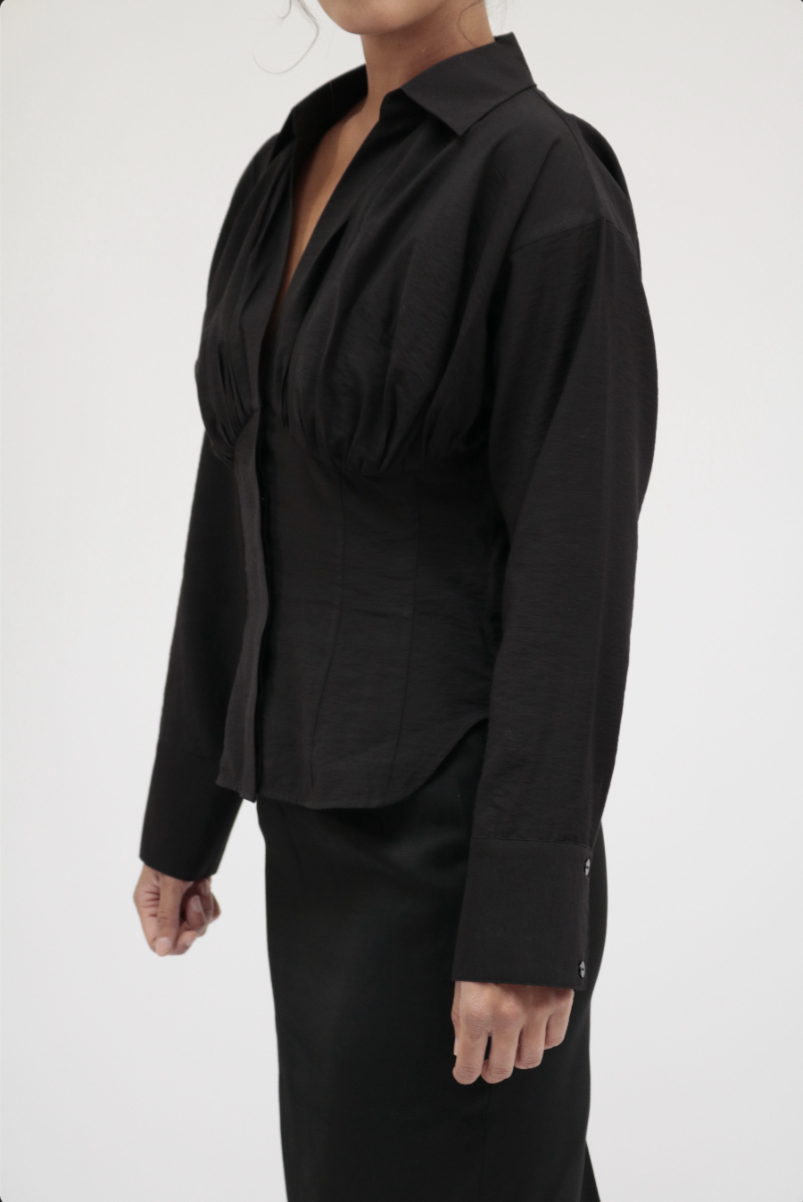 26 Years old ｜Pleated waist Structured Blouse / white
