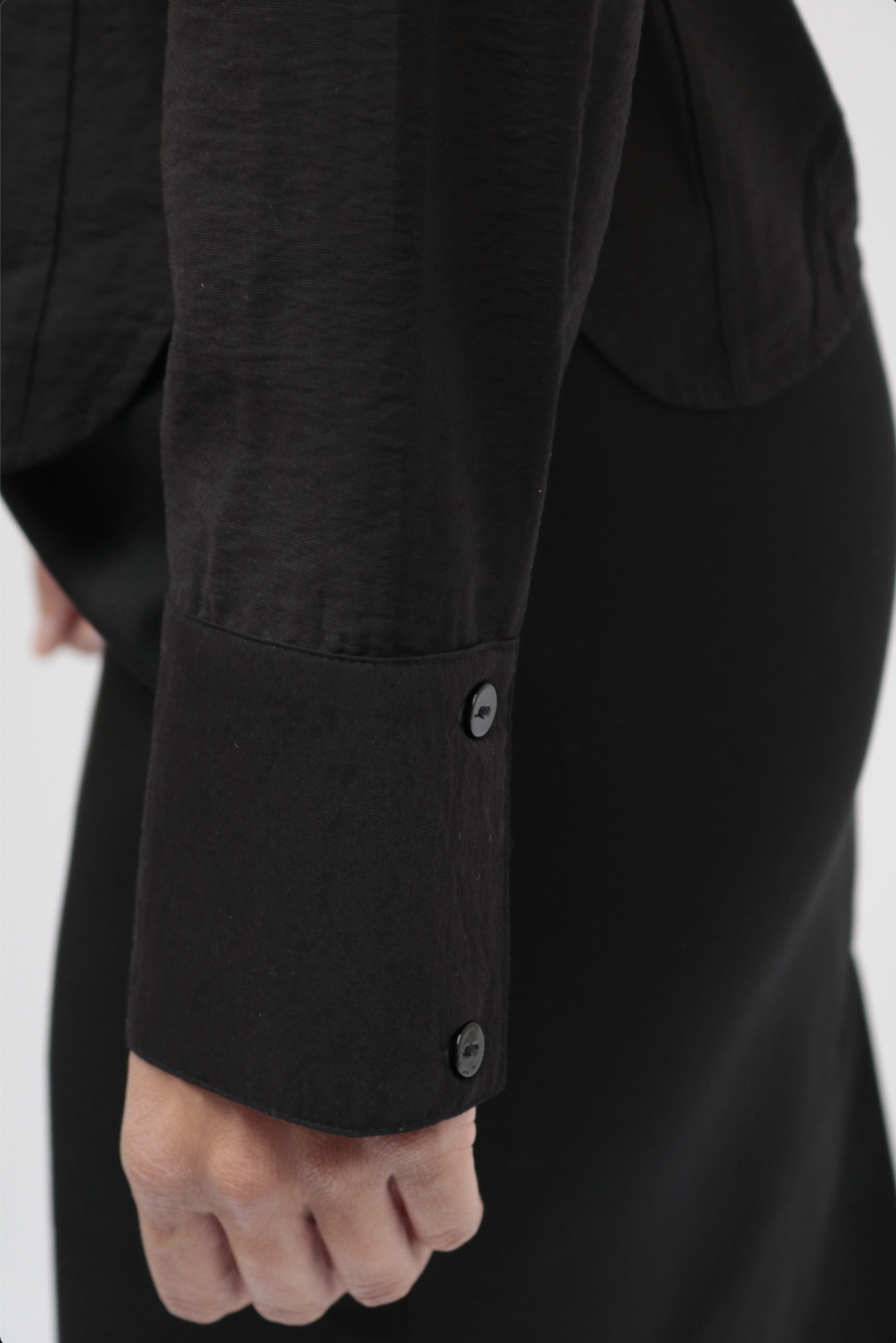 26 Years old ｜Pleated waist Structured Blouse / white