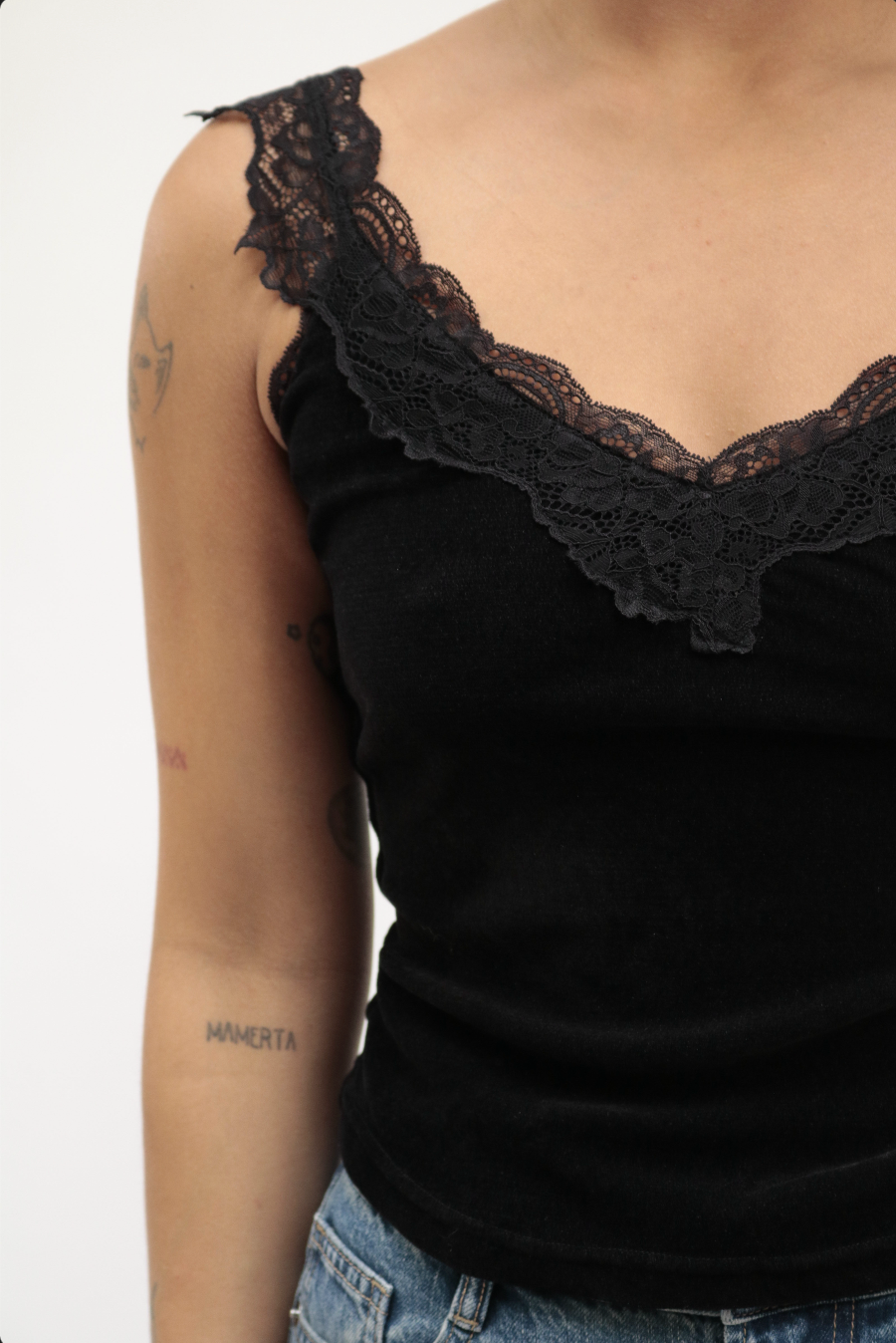 26 Years old ｜Lace tank top