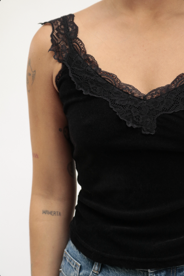 26 Years old ｜Lace tank top